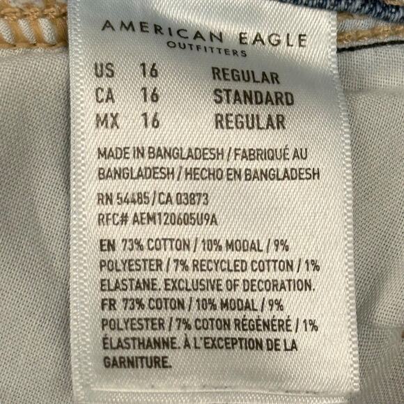 American Eagle Stretch Mom Jean Light Wash Distressed Holes Womens sz 16 R - Picture 15 of 16